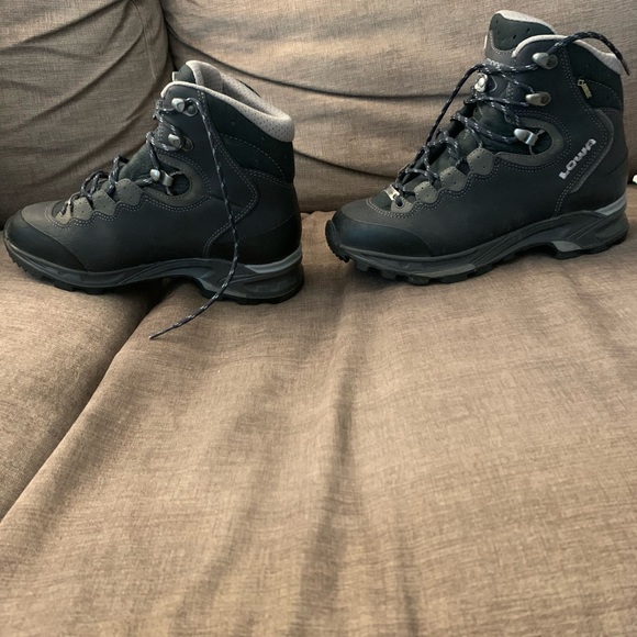 Lowa | Shoes | Lowa Hiking Boots 